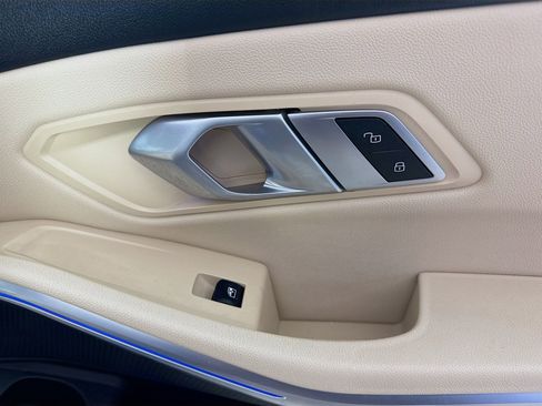 Used 2021 BMW 330i Sedan w/ Convenience Package image 31