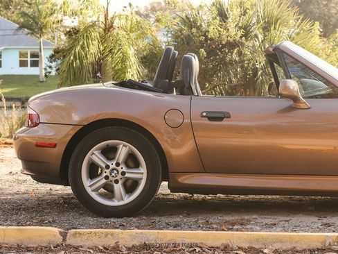 Used 2000 BMW Z3 2.5i image 10