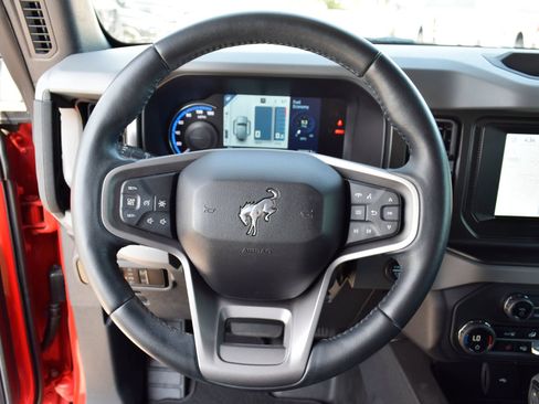 Certified 2023 Ford Bronco Big Bend w/ Sasquatch Package AWD/4WD image 6