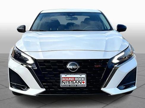 Certified 2023 Nissan Altima 2.5 SR image 3