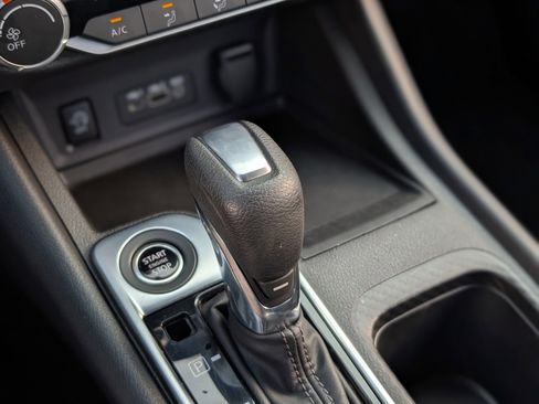 Used 2024 Nissan Sentra SV image 30