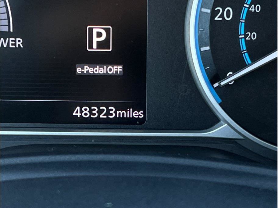 Used 2018 Nissan Leaf SV w/ SV Technology Package FWD image 19