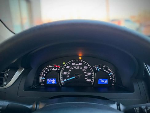 Used 2012 Toyota Camry LE image 10