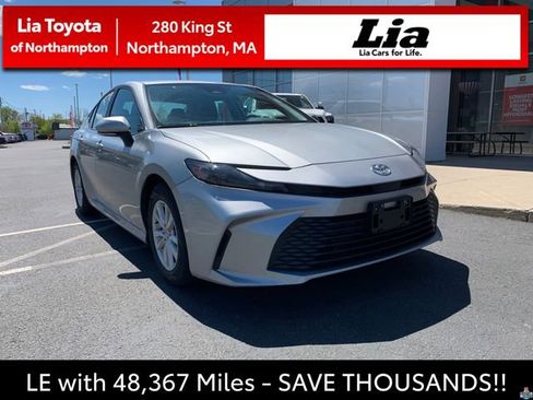 Used 2025 Toyota Camry LE FWD image 1