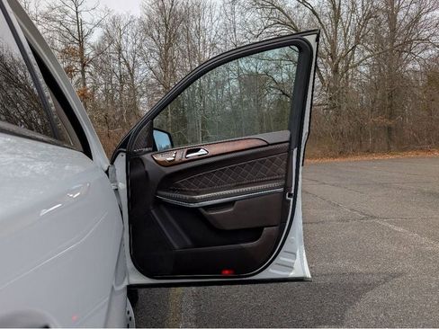 Used 2019 Mercedes-Benz GLS 550 4MATIC image 13