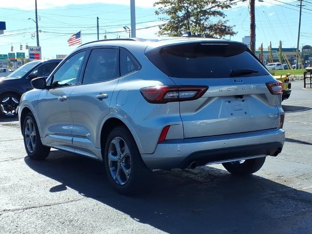 Used 2024 Ford Escape ST-Line w/ Tech Pack #1 AWD/4WD image 6