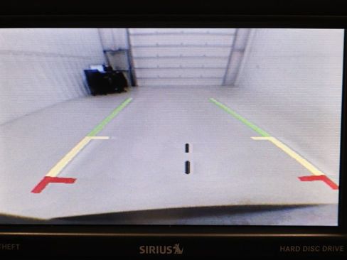 Used 2016 Chrysler Town & Country Touring w/ Driver Convenience Group FWD image 29