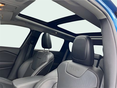 Used 2023 Jeep Cherokee Altitude Lux w/ Lux Elite Package image 10