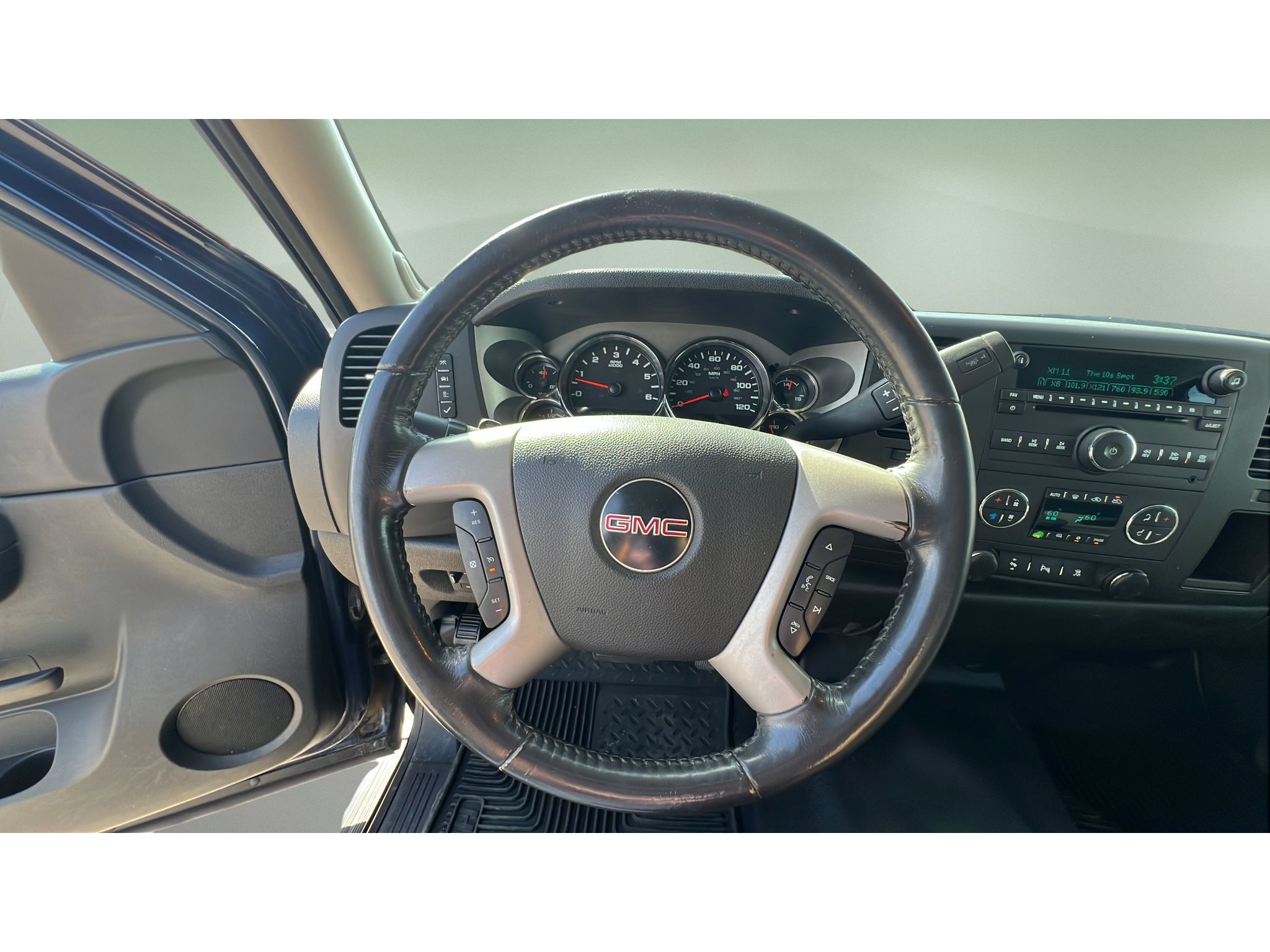 Used 2011 GMC Sierra 1500 SLE AWD/4WD image 22