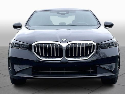 Used 2024 BMW 540i xDrive w/ Executive Package AWD/4WD image 3