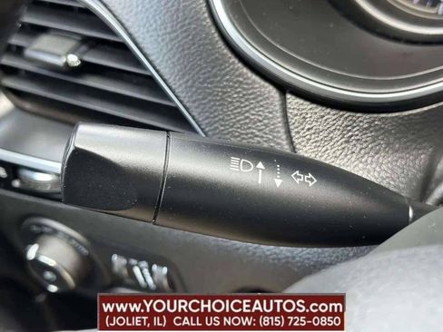 Used 2021 Jeep Cherokee Latitude Plus FWD image 3