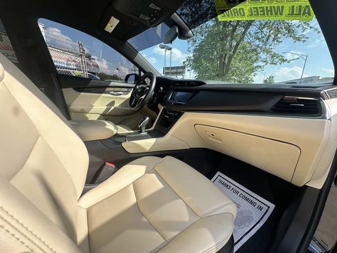 Used 2018 Cadillac XT5 AWD image 25