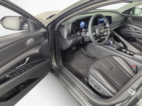 Used 2026 Hyundai Elantra Limited FWD image 28