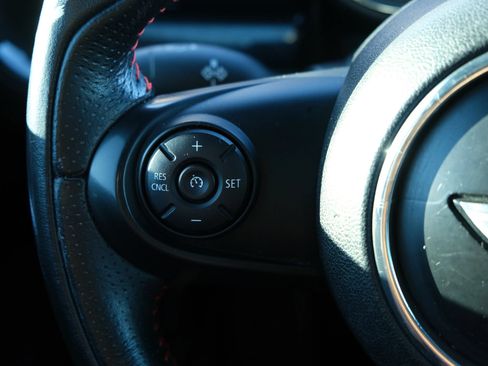 Used 2017 MINI Cooper Clubman FWD image 29