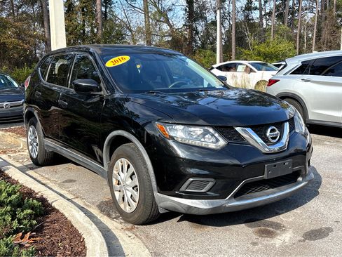 Used 2016 Nissan Rogue S image 4