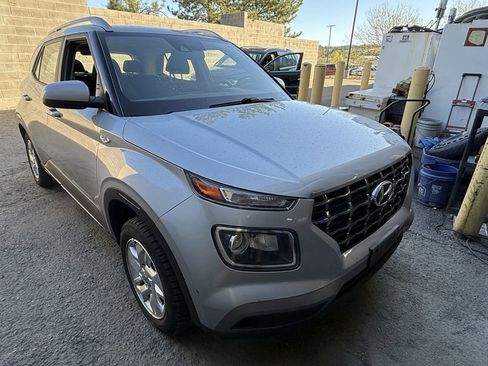 Used 2020 Hyundai Venue SEL image 1