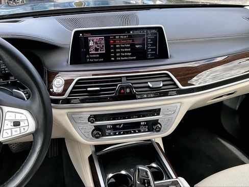 Used 2020 BMW 750i xDrive 750i xDrive w/ Executive Package image 6