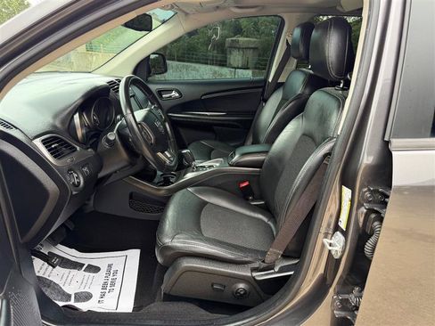 Used 2019 Dodge Journey Crossroad w/ Nav & Sun Group FWD image 26