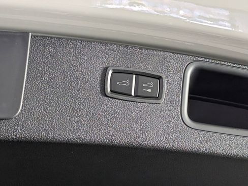 New 2026 Porsche Macan image 18