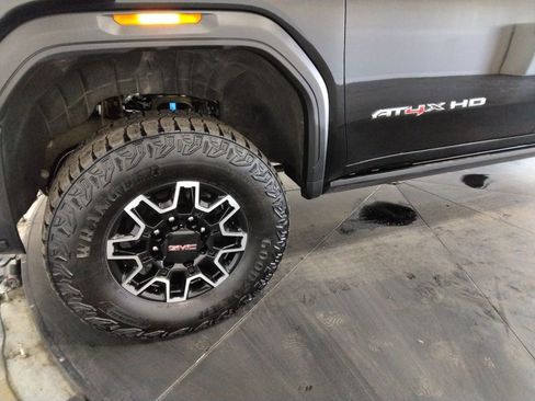 Used 2024 GMC Sierra 2500 AT4X image 53