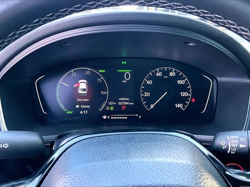 Used 2025 Honda Civic Sport image 26