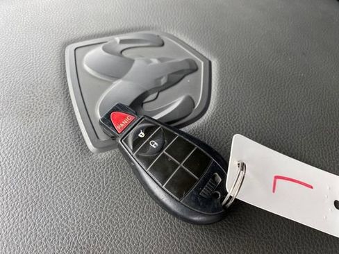 Used 2017 RAM 1500 Classic SLT w/ Luxury Group image 28