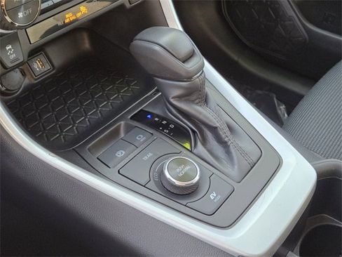 Certified 2025 Toyota RAV4 LE image 22
