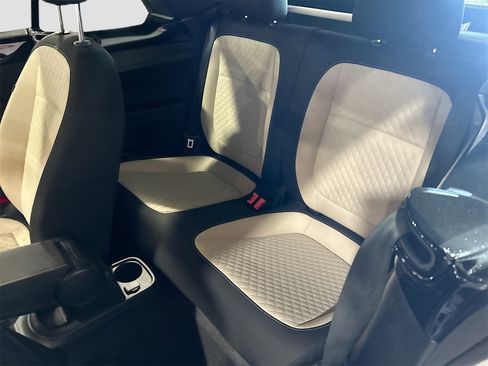 Used 2019 Volkswagen Beetle 2.0T SE image 24