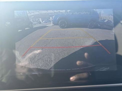 Used 2025 Hyundai Venue SEL image 22