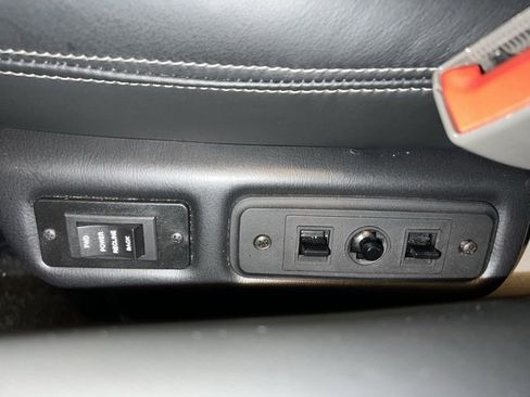 Used 2025 GMC Savana 2500 w/ Driver Convenience Package image 35