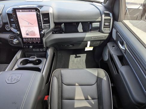 New 2026 RAM 1500 Laramie AWD/4WD image 16