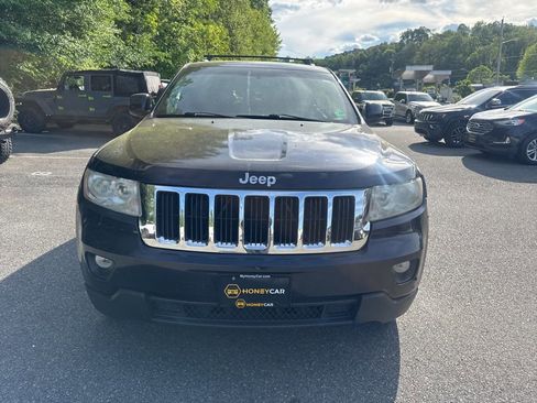 Used 2011 Jeep Grand Cherokee Laredo image 2