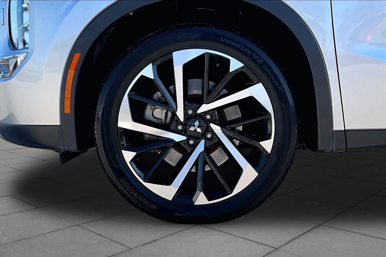 Used 2022 Mitsubishi Outlander SE AWD/4WD image 11