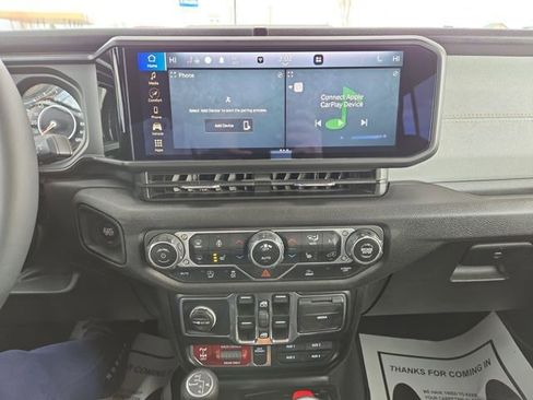 Used 2024 Jeep Wrangler Willys image 23