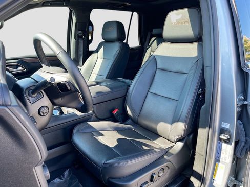 Used 2024 Chevrolet Tahoe High Country AWD/4WD image 22