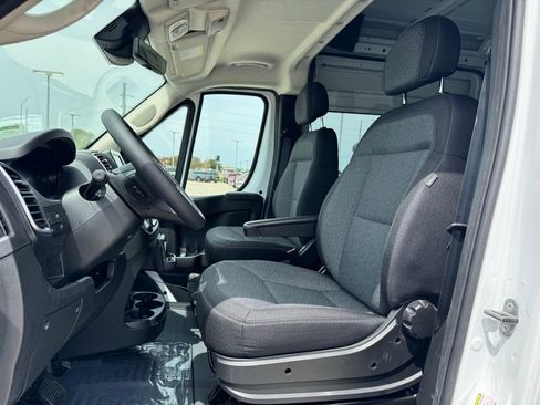 New 2025 RAM ProMaster 3500 w/ Quick Order Package 22G SLT image 17