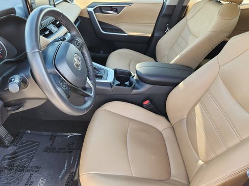 Used 2021 Toyota RAV4 XLE Premium FWD image 16