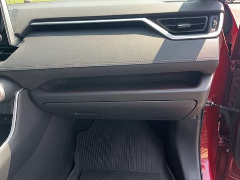 Used 2020 Toyota RAV4 Limited AWD/4WD image 29