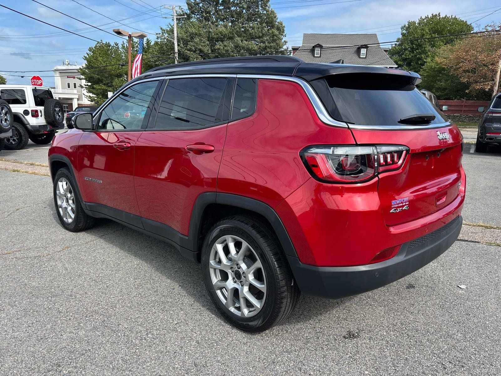 Certified 2025 Jeep Compass Limited AWD/4WD image 5