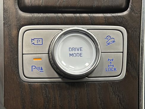 Used 2024 Genesis GV80 2.5T w/ Prestige Package AWD/4WD image 33