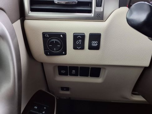 Used 2019 Lexus GX 460 Premium w/ Premium Package AWD/4WD image 9