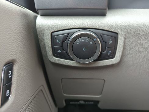 Certified 2022 Ford F350 XLT RWD image 19