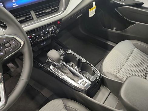 New 2025 Chevrolet Trax LT w/ Driver Confidence Package FWD image 24