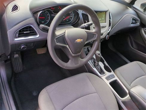 Certified 2018 Chevrolet Cruze LS image 11