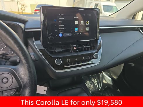 Used 2025 Toyota Corolla LE image 25