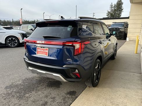 Certified 2025 Kia Seltos EX w/ EX Sunroof Package image 5