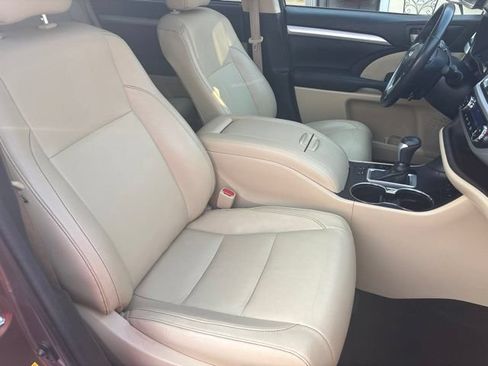 Used 2018 Toyota Highlander XLE AWD/4WD image 23