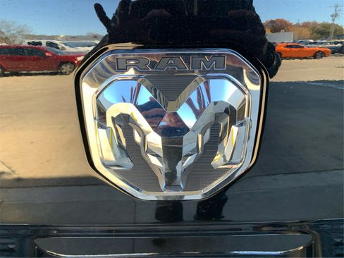 Used 2024 RAM 2500 Tradesman w/ Chrome Appearance Group image 15