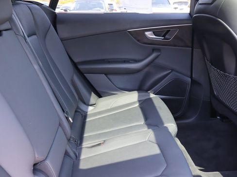 Used 2021 Audi Q8 Premium Plus w/ Premium Plus Package AWD/4WD image 17