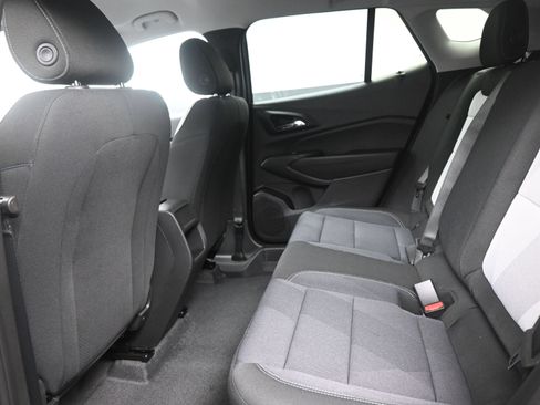 Used 2026 Chevrolet Trax LS w/ LS Convenience Package FWD image 17